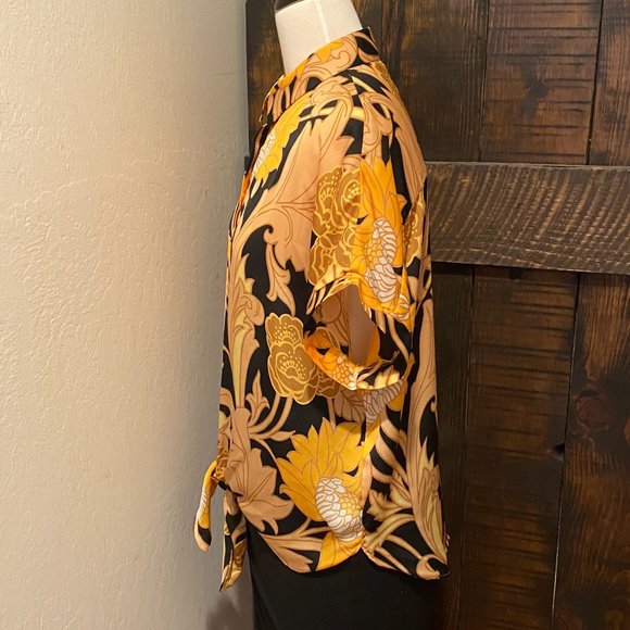 Striking tie-front patterned blouse - Picture 8 of 12